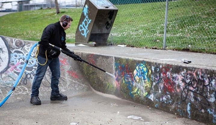 Nettoyage de graffitis